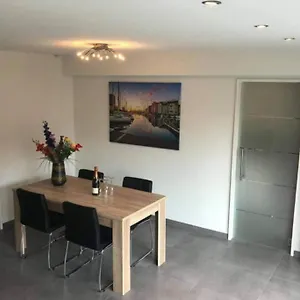 https://ellens-charming-place-ostend-center.bruges-hotels.info