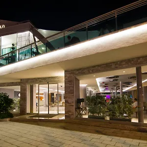 Hotel Mirage World, İçmeler
