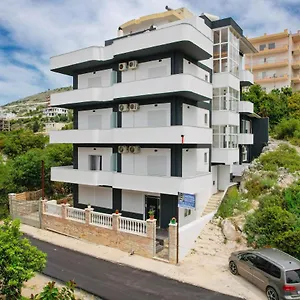 Apartament & Eleanna