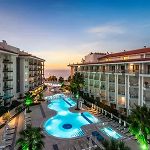 Hotel Ramada & By Wyndham, Kuşadası