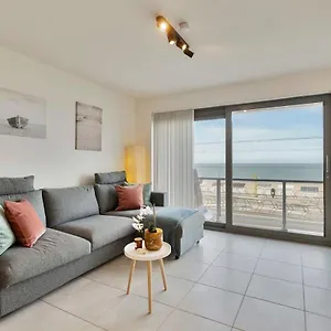 https://cosy-apartment-with-amazing-beach-view.ostend-hotel.net